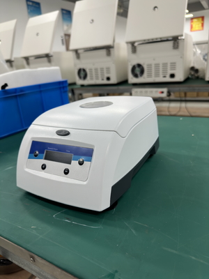 Ống mạch máu mạch chủ tốc độ cao MicroHematocrit máy ly tâm 500-12000rpm Điều chỉnh